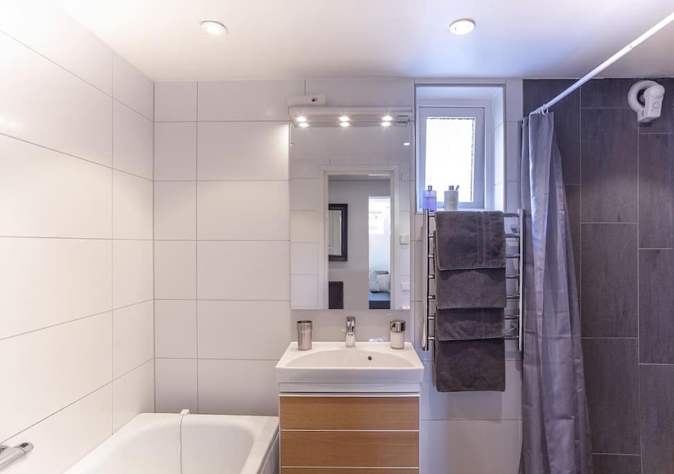 Apartamento Downtown In Ten - Free Parking Gotemburgo Exterior foto