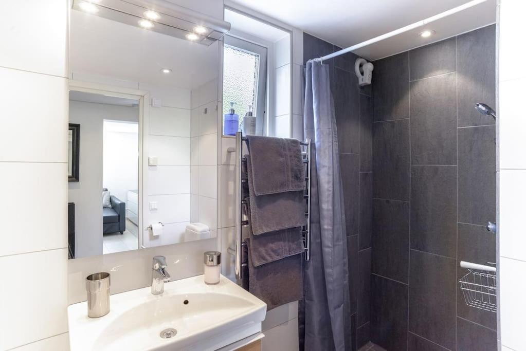 Apartamento Downtown In Ten - Free Parking Gotemburgo Exterior foto